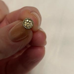 Single Anna Beck gold stud